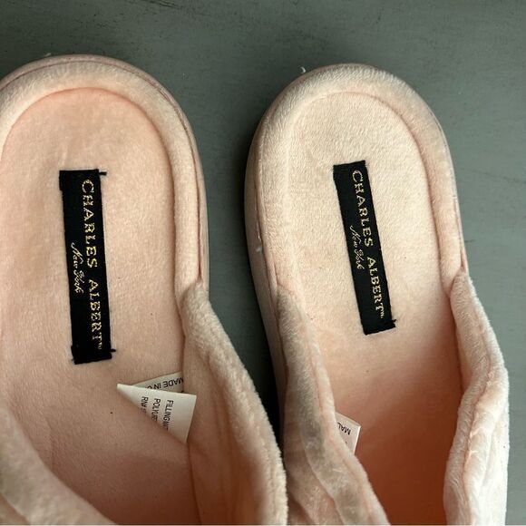 Pink love slippers by Charles Albert in size large 9-10 - Picture 3 of 4